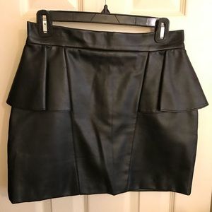 Naven black faux leather peplum skirt sz 6